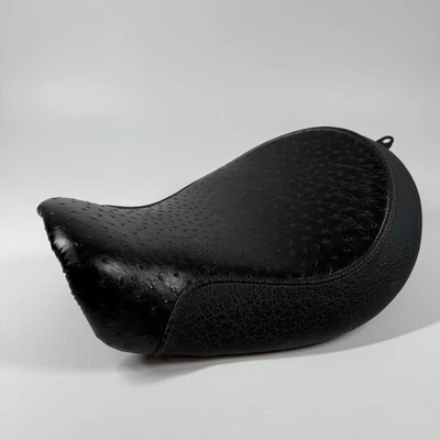 Harley-Davidson Dyna Solo Seat 2006-2017, impresión de avestruz, excelente estado Foto 1 de 4