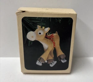 1982 Hallmark Keepsake Ornament "Merry Moose" - Picture 1 of 6