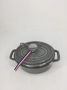 Cocotte ovale in ghisa Staub 1 qt - grigio grafite - Foto 1 di 5