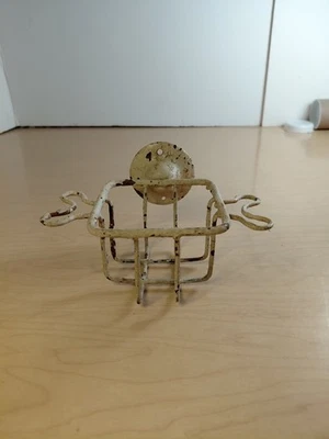 Jabonera y toallero de mano vintage o antiguo montado en la pared Foto 1 de 4