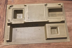 LEGO Indiana Jones: Tempel des Kristallschädels 7627 erhöhte Grundplatte geformt hellbraun - Bild 1 von 4