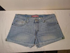 EUC Levi's Boyfriend Denim Shorts -Juniors Size 9- Light Wash - Picture 1 of 5