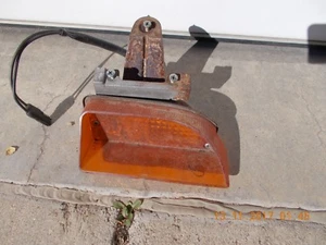 Mopar 70 Coronet turn signal assembly  Right Side (Pass) - Imagen 1 de 3