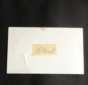 FIRMA DE CORTE AUTOGRAFIADO PRESIDENTE GERALD FORD FIRMADA MONTADA EN TARJETA DE ÍNDICE - Imagen 1 de 2