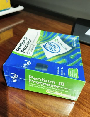 Brand new unopened Intel Pentium III 866MHZ CPU Highly collectible! - Image 1 of 2