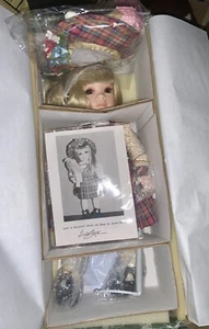 Linda Steele für Designer Guild 14" Vintage Porzellan Puppe Kira 355/2000 - Bild 1 von 13