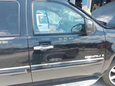 Used Front Right Door Assembly Front fits: 2007 Gmc Yukon xl 1500 Front Right Gr - Image 1 of 4