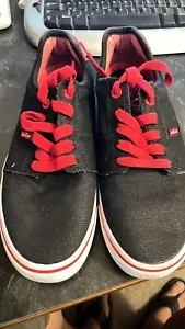 Scarpe da tennis nere Levis con lacci rossi da uomo 7,5, donna taglia 9 - Foto 1 di 7