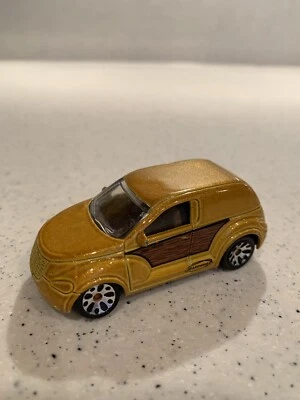 Retro Die Cast  2000 Matchbox Chrysler Panel Gold Woody PT Cruiser Car 1:60 - Image 1 of 4