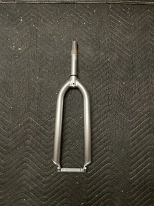Kent 1 1/8” x 6 1/2” Threaded 26” Bicycle Fork (Silver) - Picture 1 of 6
