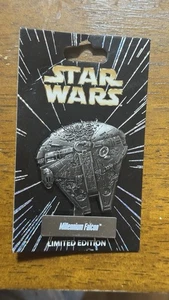 Star Wars Pin des Monats Fahrzeug Serie Limited Edition Millennium Falcon Pin - Bild 1 von 3