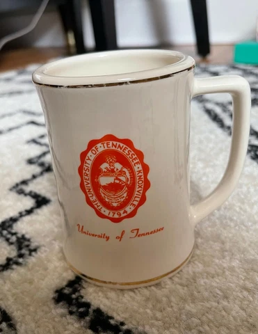 VINTAGE University Of Tennessee School Crest Mug UT Smokey Volunteers Vols Cover
