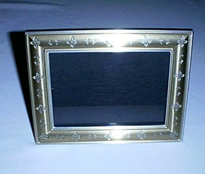 FETCO Home Decor Cut-out Brushed Pewter & Silver Metal Picture Frame 5 x 7 Photo - Picture 1 of 7