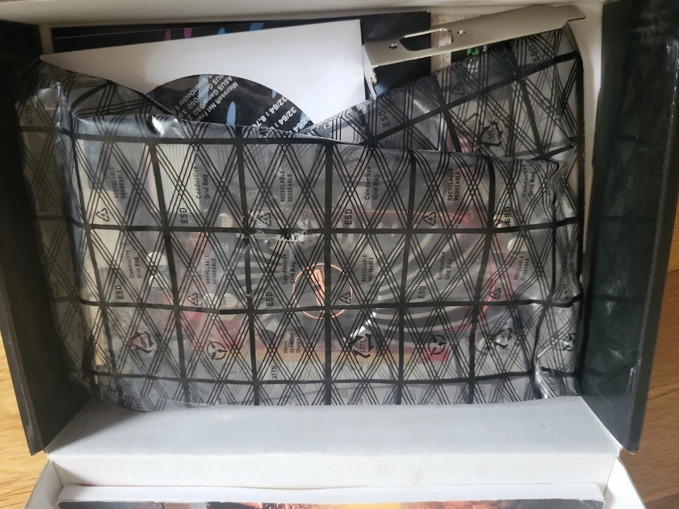 ASUS ATI Radeon HD gpu (EAH5550) 1GB DDR3 SDRAM PCI Express - Image 1 of 1