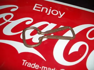 Abridor de botellas vintage en tono cobre ""HAVE A COKE - Imagen 1 de 3
