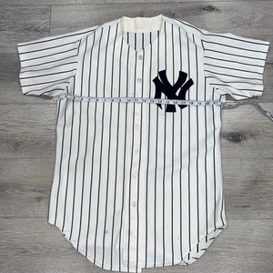 Vintage Wilson 80s New York Yankees Jersey Mens 42 Medium Pinstripe White MLB - Picture 1 of 7