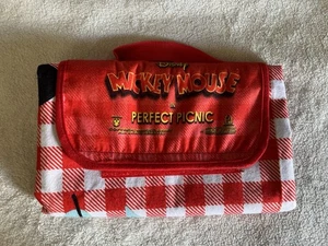 Disney Parks faltbare Mickey und Minnie’s perfekte Picknickdecke 39" x 39" - Bild 1 von 5