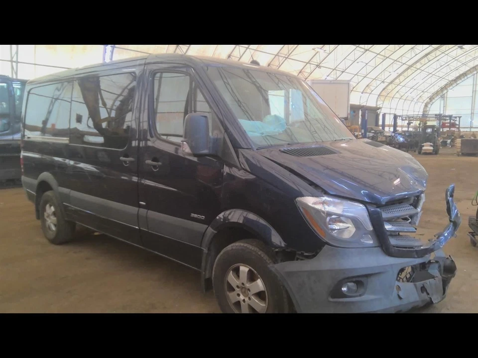 Faros antiniebla de esquina/estacionamiento para pasajeros para Mercedes Sprinter 2500 14-18 6415806 Foto 1 de 4