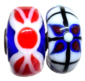 (Set of 2) Trollbeads Porcelain Flowers and Red Bow On Blue Beads - Picture 1 of 8