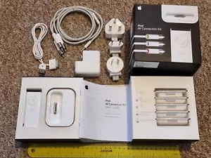 APPLE iPOD DOCK GENUINE UNIVERSAL DOCKING STATION A1153 REMOTE POWER AV MA242ZA - Picture 1 of 13