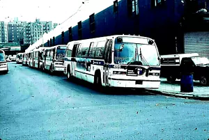 ORIGINAL KODACHROME SLIDE NYC BUS 1985 RTS #4196, 1996 RTS 8831 KINGSBRIDGE 6/99 - Picture 1 of 1