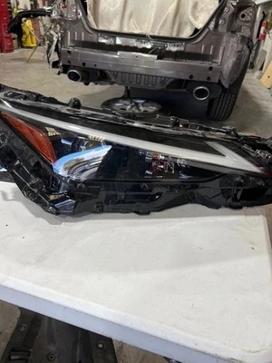 Б/У ПРАВАЯ ФАРА LEXUS IS350 2021-2024 ГОДОВ ВЫПУСКА 81145-53A00 ОТ ОРИГИНАЛЬНОГО ПРОИЗВОДИТЕЛЯ - Изображение 1 из 4