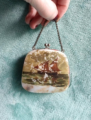 Antiguo monedero madreperla pintado a mano recuerdo 1902 - arte de velero Foto 1 de 4