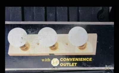 Luz de tocador de latón pulido Hampton Bay 3Light 18" con enchufe eléctrico 821-675NUEVA EN CAJA Foto 1 de 4