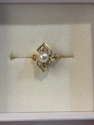 14K Yellow Gold Cultured Pearl 6 Diamonds Ring Size 4 - 2.28 Grams - Image 1 of 4