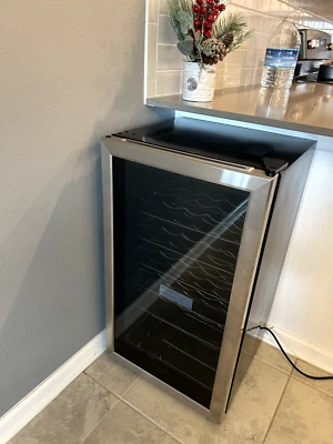 Insignia NS-WC29SS3 - 3,2 куб. Охладитель вина на 29 бутылок из нержавеющей стали - Изображение 1 из 3