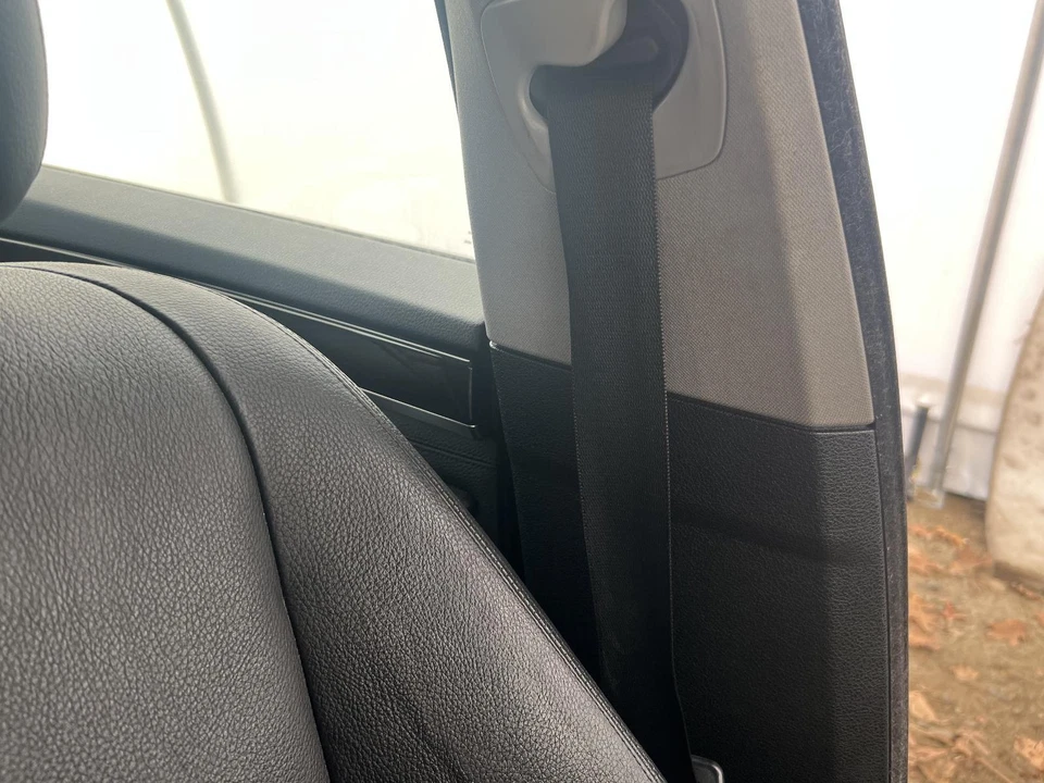 Used Front Left Seat Belt Front fits: 2014 Bmw 528I bucket driver retractor w/o — 第 1/4 张图片
