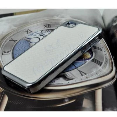 New White Deluxe Carbon Fibre Hard Back Chrome Case for iPhone 4 / 4S - Image 1 of 4