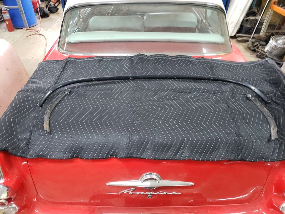 Molduras interiores para janelas traseiras 1958 Buick Oldsmobile Special Century 98 Super 88 - Imagem 1 de 4