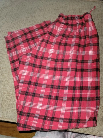 NY NFL Apparel Size M Official NFL Red Plaid Pajama Pants Cover