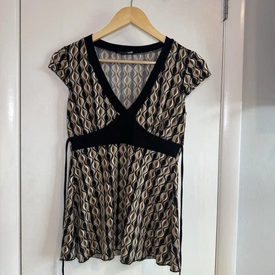 I.N. Top con corbata trasera San Francisco Y2K para mujer. Talla: Pequeña. Estampado geométrico negro. Foto 1 de 4