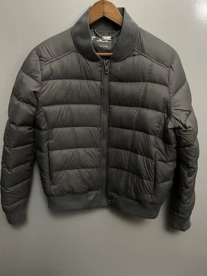 CHAQUETA/CAPUCHA ACOLCHADA BOMBER GRIS METAL PISTOLA WILLIAM RAST HOMBRE TALLA MEDIANA Foto 1 de 4