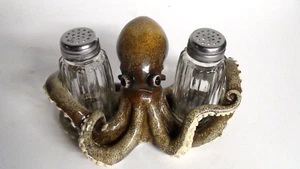COMFY HOUR WESTERN RETRO STONE/RESIN OCTOPUS SALT & PEPPER CADY WITH SHAKERS - Picture 1 of 11