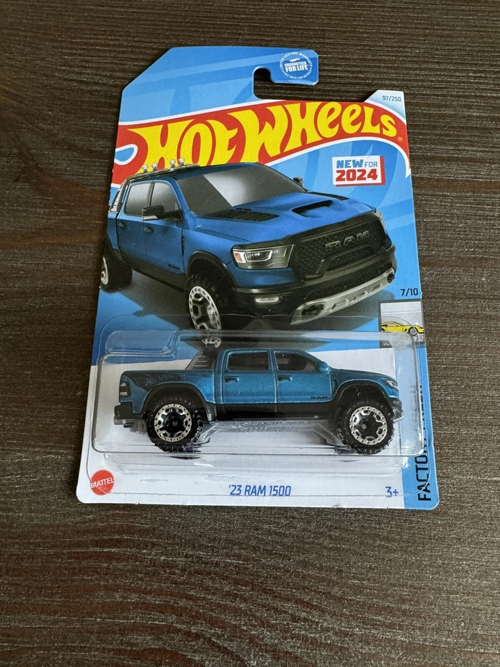Estuche Hot Wheels 23 RAM 1500 azul #97 Mainline 2024 M Foto 1 de 1