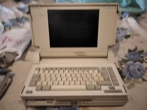 Compaq SLT / 286 Laptop Computer voll funktionsfähig Diskettenlaufwerk Retro - Foto 1 di 2