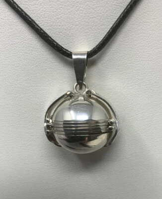 纯银球盒(折叠式)可容纳6张图片  — 第 1/4 张图片