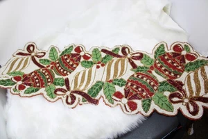 Christmas Beaded Elegant Table Runner Red Green Gold Bells and Bows 36 x 13" - Picture 1 of 3