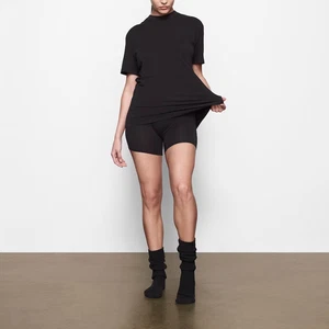 Neu mit Etikett Skims Boyfriend Unisex T-Shirt in Onyx Größe S Unisex - Bild 1 von 7