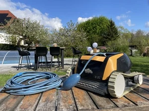 Poolroboter DOLPHIN E25 Poolsauger Reiniger Schwimmbadreiniger Pool E 25 - Bild 1 von 6