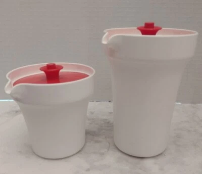 Vintage Tupperware Creamers 1209-5 And 1210-2 - Image 1 of 4