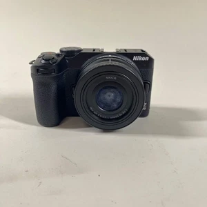 Nikon Z30 20.9MP Mirrorless Camera 995 Shutter Count with 16-55 Lens - Picture 1 of 11