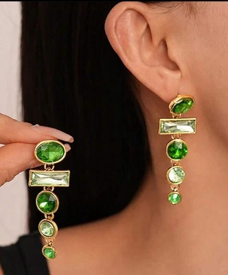 Wunderschöne elegante Retro Ohrringe mit funkelnden Strass Grün Ohrstecker - Bild 1 von 4