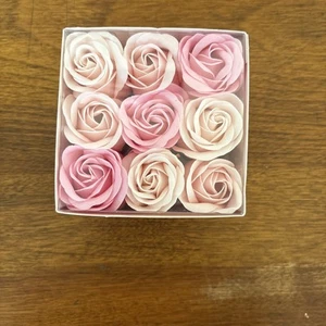 Livegreen Pink Rose Soap Petals- 9 Roses- MIP - Picture 1 of 2