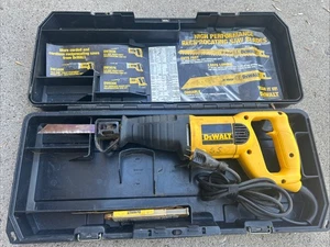 Dewalt saw dw303 With Case+Blades . Working Good . - Picture 1 of 6