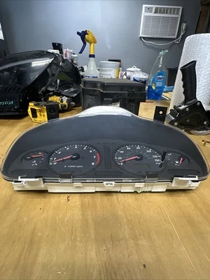 2001-2004 Hyundai Santa Fe OEM Speedometer Instrument Cluster 94001-26120 - Image 1 of 4