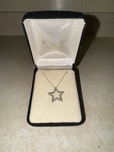 Collar XL colgante de diamantes en forma de estrella de oro blanco de 10 k Kay Jewelers - Imagen 1 de 5